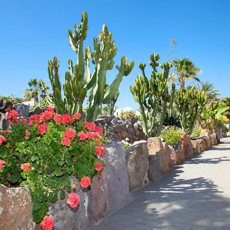 Playa Blanca Sleeps 6 Pool Wifi Vila