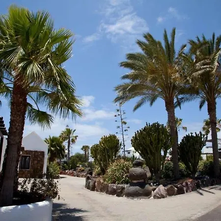 Playa Blanca Sleeps 6 Pool Wifi Villa