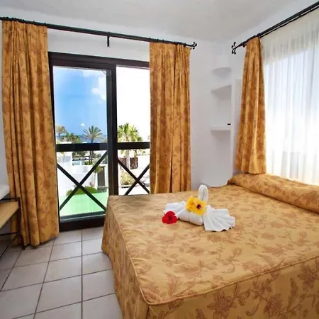 Playa Blanca Sleeps 6 Pool Wifi Villa Playa Blanca (Lanzarote)